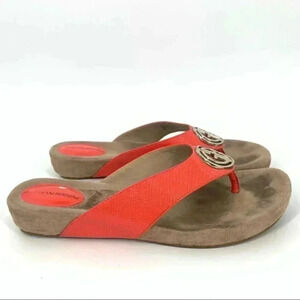 Giani Bernini Racchel sandals 7 orange faux patent leather flatforms flip flops